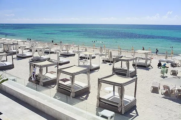 ****  Hotel E-Motions & Beach Club Playa del Carmen Mexico