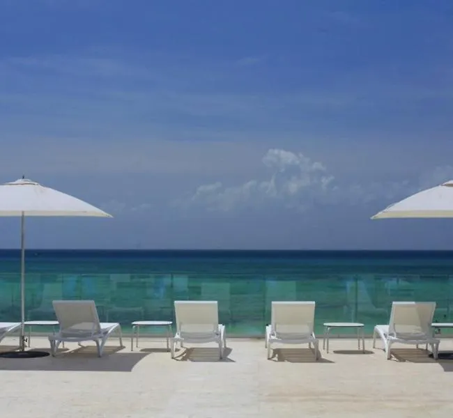 Hotel E-Motions & Beach Club Playa del Carmen